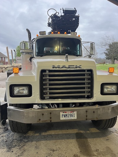 01′ MACK RD688 ($55K) 