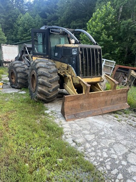 CAT 525B Grapple Skidder 