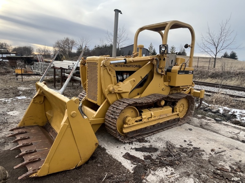 International 125E Dozer