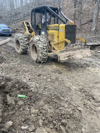 83′ JD 440C cable skidder