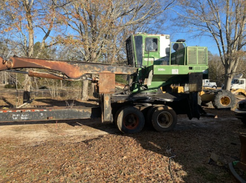 John Deere 437C Log Loader