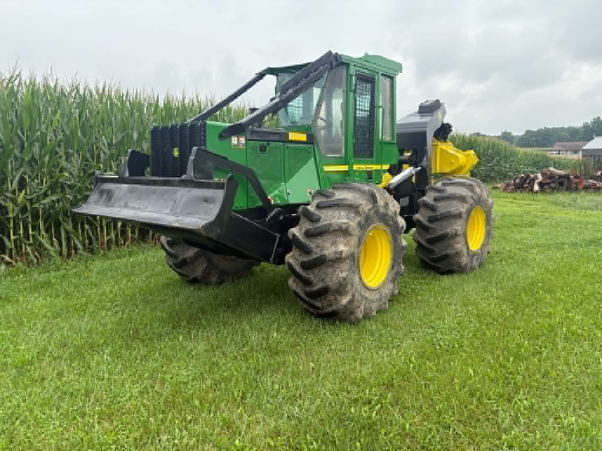 John Deere 548G3 Grapple Skidder