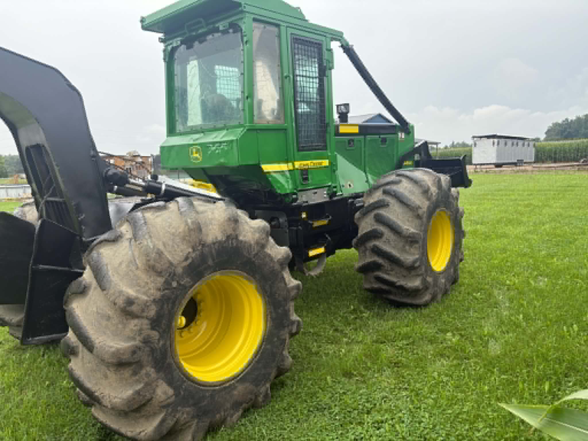 John Deere 548G3 Grapple Skidder