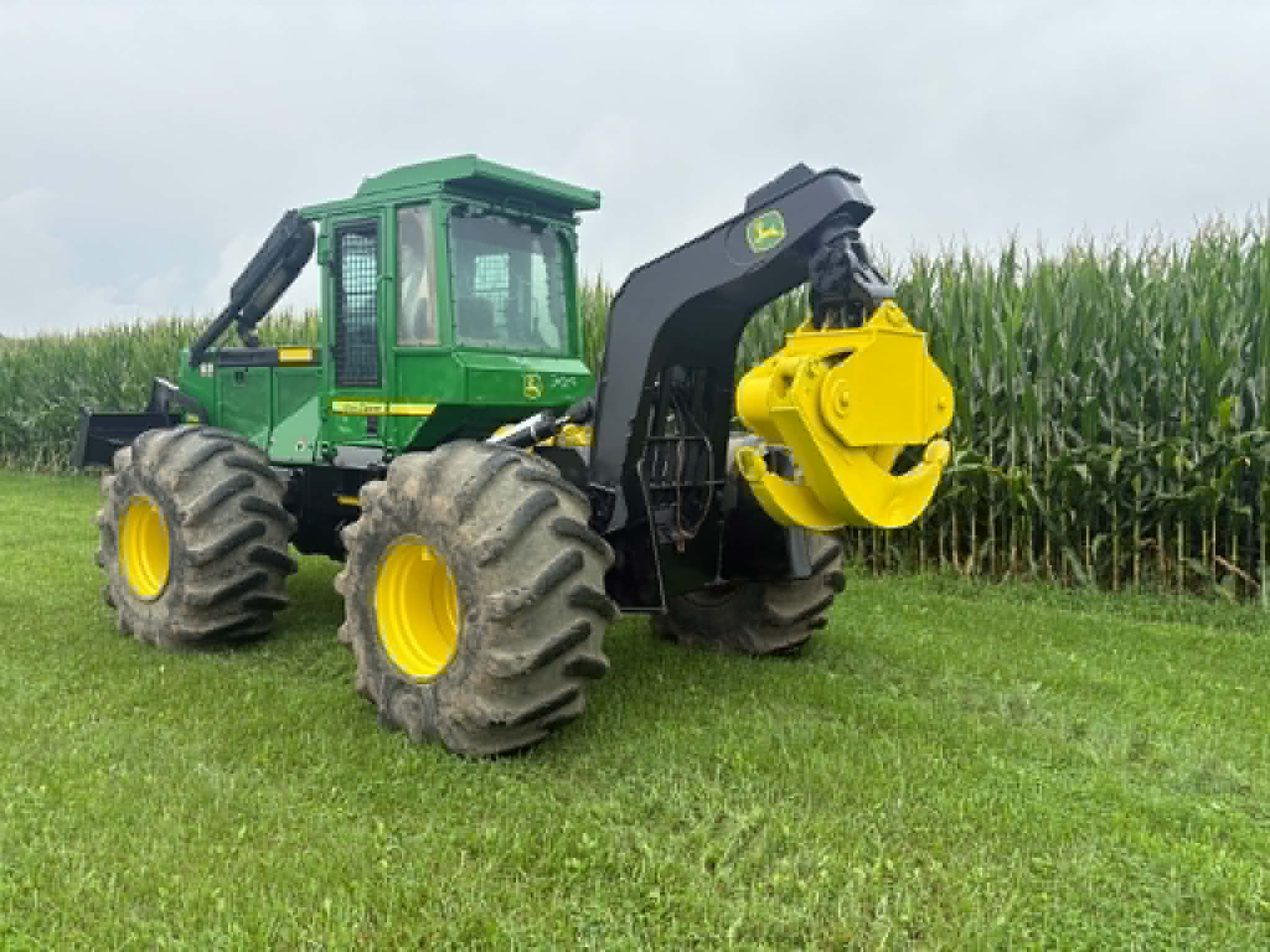John Deere 548G3 Grapple Skidder