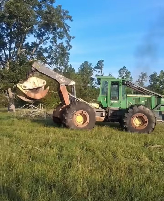 John Deere 848H Grapple Skidder